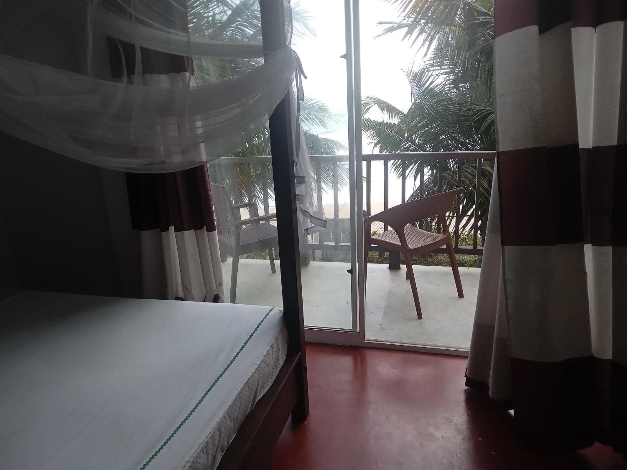 Himana Beach Rest Матара Экстерьер фото